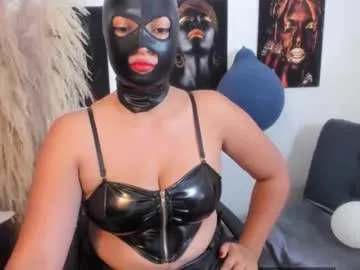 mae_nathan – webcam model profile photo Image 10