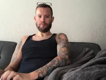 iamsomeone1234 – webcam model profile photo Image 3