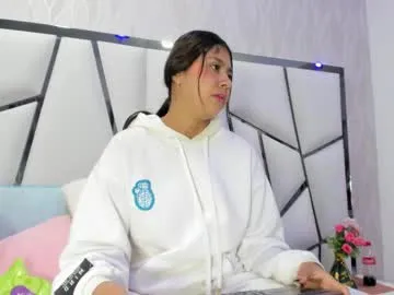 IsaBalmain – webcam model profile photo Image 12