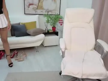 Dolce – webcam model profile photo Image 15