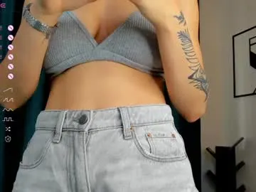 AlizeeBlair – webcam model profile photo Image 3