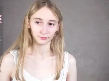 anavillex – webcam model profile photo Image 3