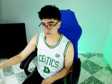 sweetsour18 – webcam model profile photo Image 4