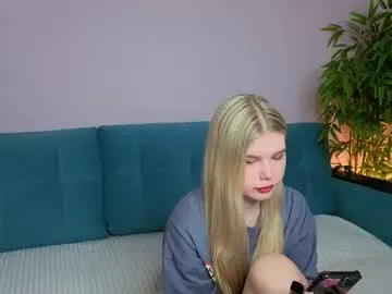 AlisonHale – webcam model profile photo Image 8