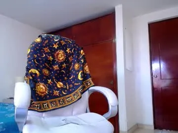 EmiliaWalker – webcam model profile photo Image 14