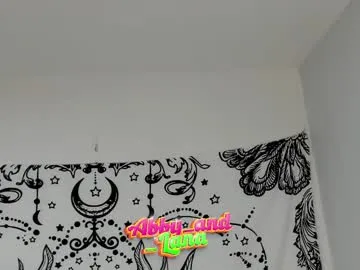 AdelinaLuuna – webcam model profile photo Image 16