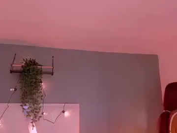 pureannuals – webcam model profile photo Image 17