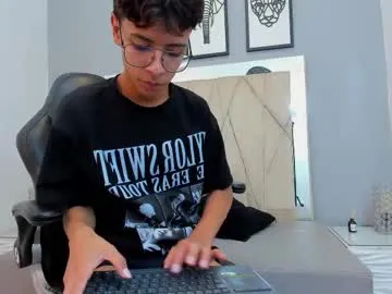 RuddyReyes – webcam model profile photo Image 12