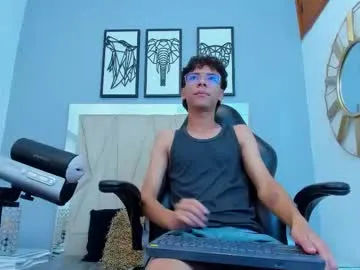 RuddyReyes – webcam model profile photo Image 4