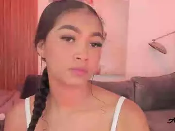 Claire – webcam model profile photo Image 7