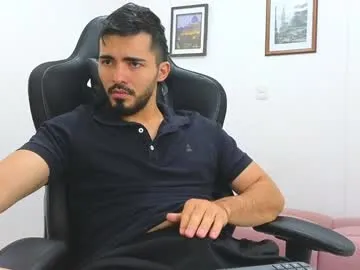 alejandroo_7 – webcam model profile photo