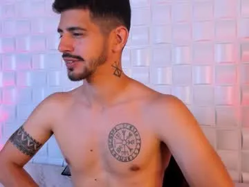 AdelinaLuuna – webcam model profile photo Image 16