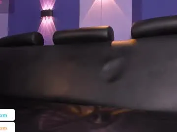 AdelinaLuuna – webcam model profile photo Image 18