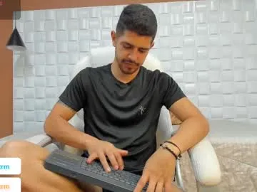 AdelinaLuuna – webcam model profile photo Image 5