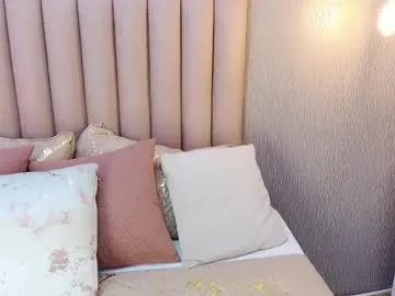 kriscrinkle – webcam model profile photo Image 6