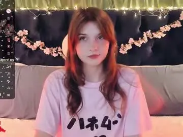 Nicole – webcam model profile photo Image 4