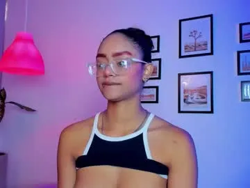 CorinaBaker – webcam model profile photo Image 10