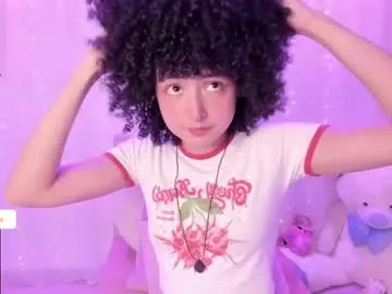 Raisa – webcam model profile photo Image 4