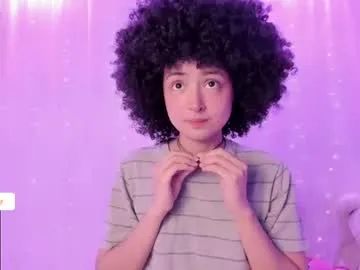 Raisa – webcam model profile photo Image 5