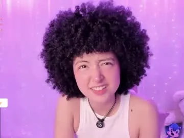 Raisa – webcam model profile photo Image 6