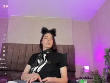 emilywarren296 – webcam model profile photo Image 13