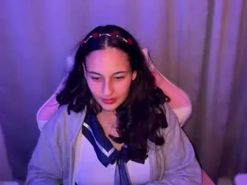 HellenSuric – webcam model profile photo Image 12