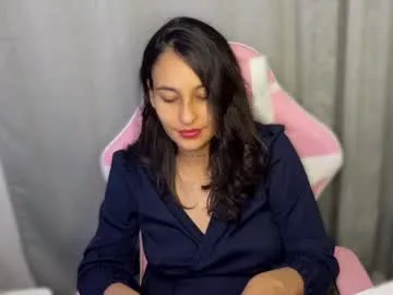 HellenSuric – webcam model profile photo Image 13