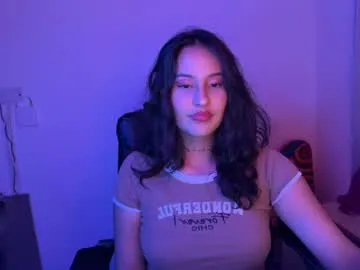 HellenSuric – webcam model profile photo Image 7