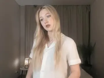 KiaraCold – webcam model profile photo Image 3
