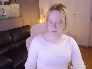 CathyMay – webcam model profile photo Image 5