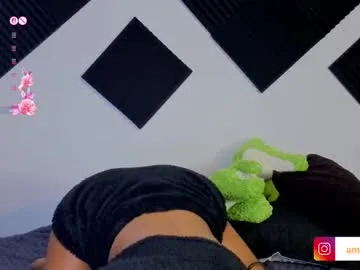 IsaBlair – webcam model profile photo Image 14