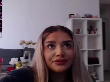 AyannaSun cam session Image 8