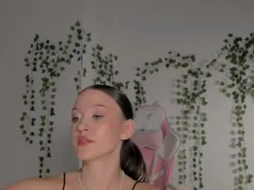 LuluWilde – webcam model profile photo Image 10