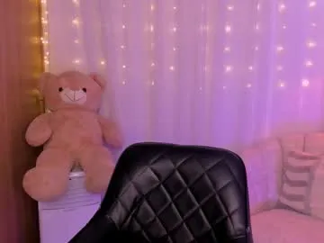 AlisonHale – webcam model profile photo Image 18