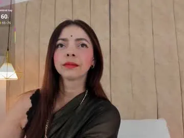 emmababy2322 – webcam model profile photo Image 7