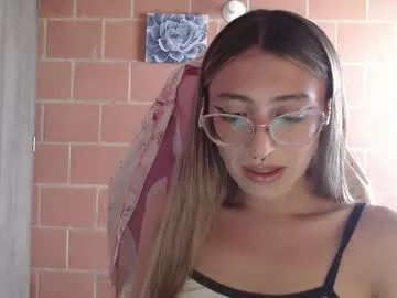 myriambirkett – webcam model profile photo Image 18