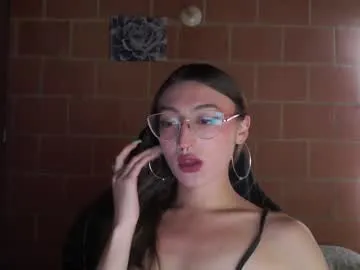 myriambirkett – webcam model profile photo Image 4