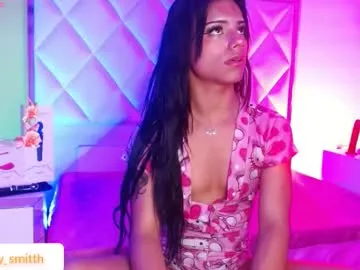lavetax – webcam model profile photo Image 2