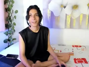 Yasmina – webcam model profile photo Image 2