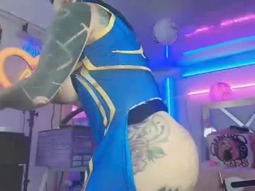 AmyClintonn – webcam model profile photo Image 2