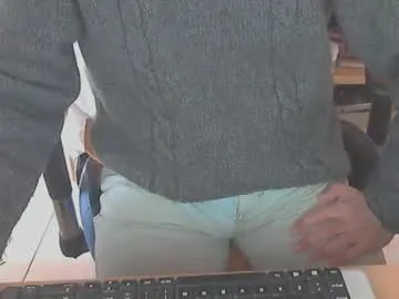 iamsomeone1234 – webcam model profile photo Image 7