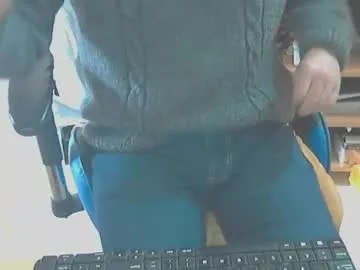 iamsomeone1234 – webcam model profile photo Image 8