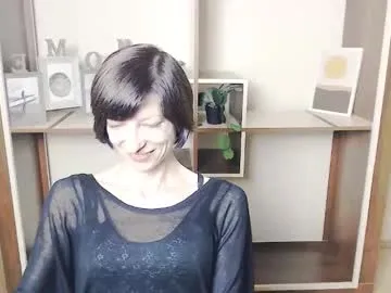 LunaWinks – webcam model profile photo Image 8