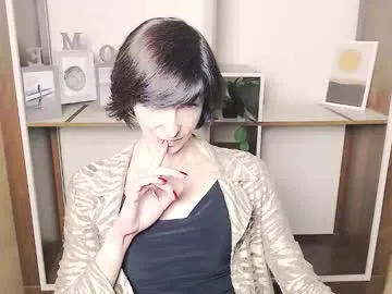 LunaWinks – webcam model profile photo Image 9