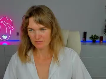 fogbunny – webcam model profile photo Image 3