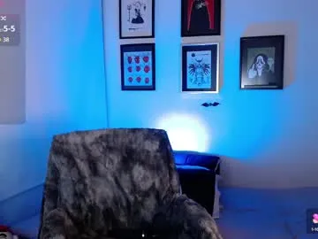 Skyller – webcam model profile photo Image 2