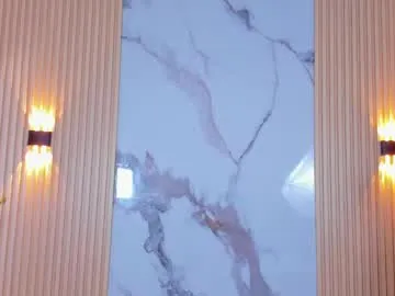 lavetax – webcam model profile photo Image 2