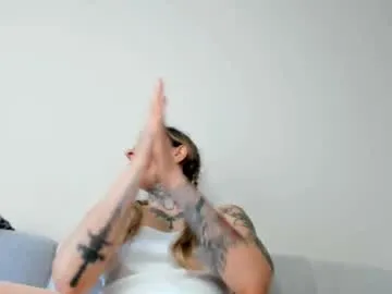 CarolinePrescott – webcam model profile photo Image 15