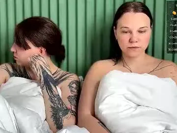 SashaCombs – webcam model profile photo Image 2