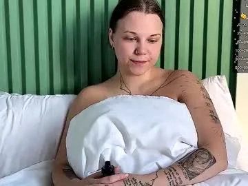 SashaCombs – webcam model profile photo Image 9